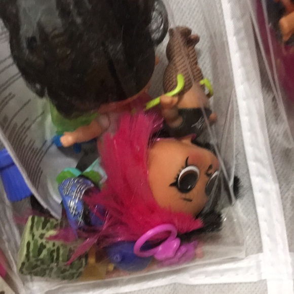 HUGE LOL OMG BUNDLE - Picture 8 of 12